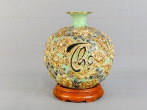 Bình hút tài lộc vẽ vàng chữ Thọ ngàn hoa đắp nổi