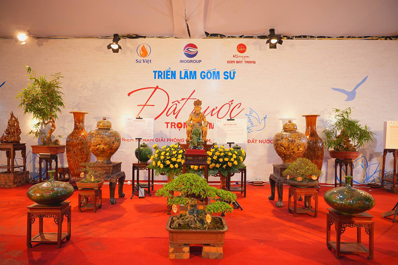 Việt An hòa nhịp lịch sử cùng triễn lãm đất nước trọn niềm vui