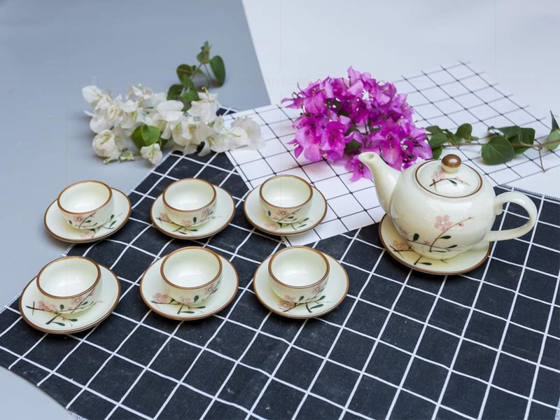 Bộ ấm chén họa tiết hoa đào